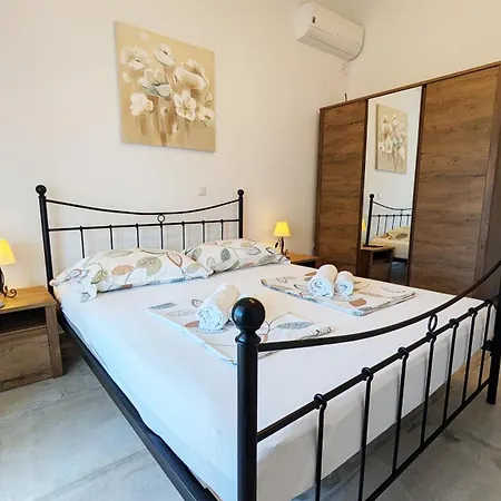 Apartment Modern 3br In With Balcony Or Terrace, Free Parking & Ac