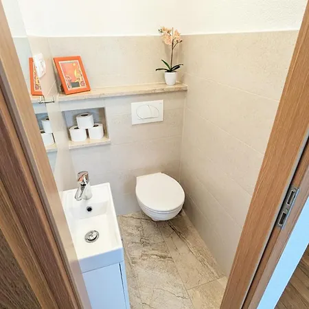 Modern 3br In With Balcony Or Terrace, Free Parking & Ac Apartment Zadar