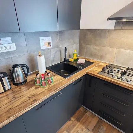 Modern 3br In With Balcony Or Terrace, Free Parking & Ac *