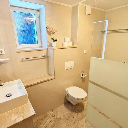 Modern 3br In With Balcony Or Terrace, Free Parking & Ac Zadar