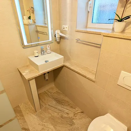 Modern 3br In With Balcony Or Terrace, Free Parking & Ac Apartment Zadar