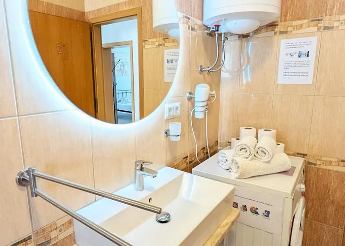 Ilic - Spacious 3 Bedroom Units - Easy Access & Private Carport Apartmán Zadar