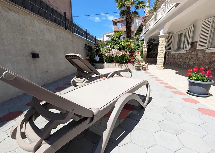Apartmán Ilic - Spacious 3 Bedroom Units - Easy Access & Private Carport Zadar